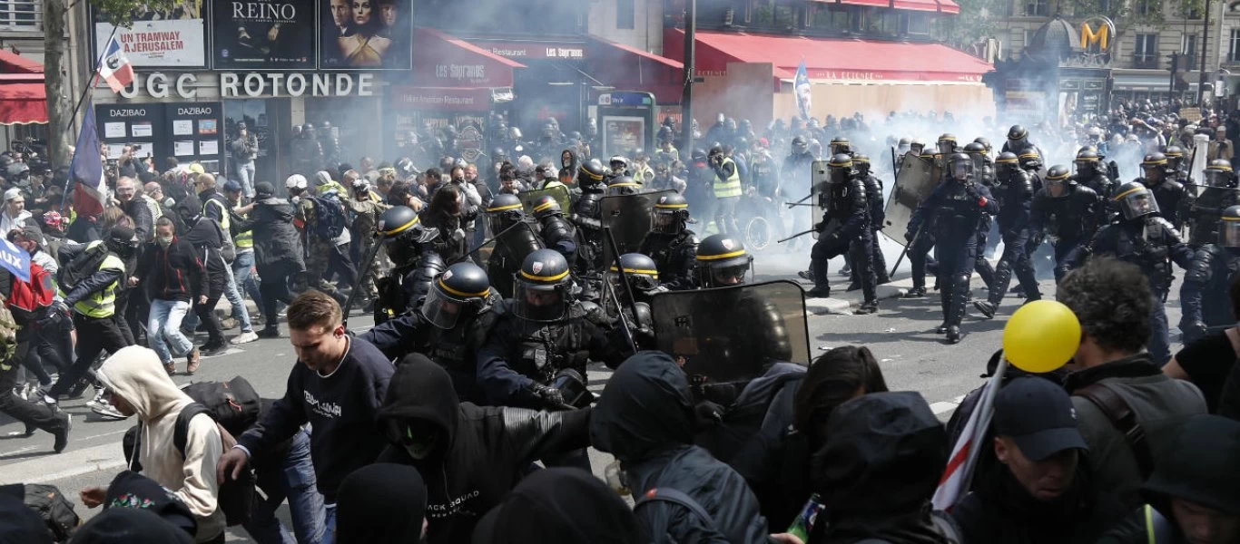 Οδομαχίες αστυνομίας-διαδηλωτών άνευ προηγουμένου στο Παρίσι (βίντεο)